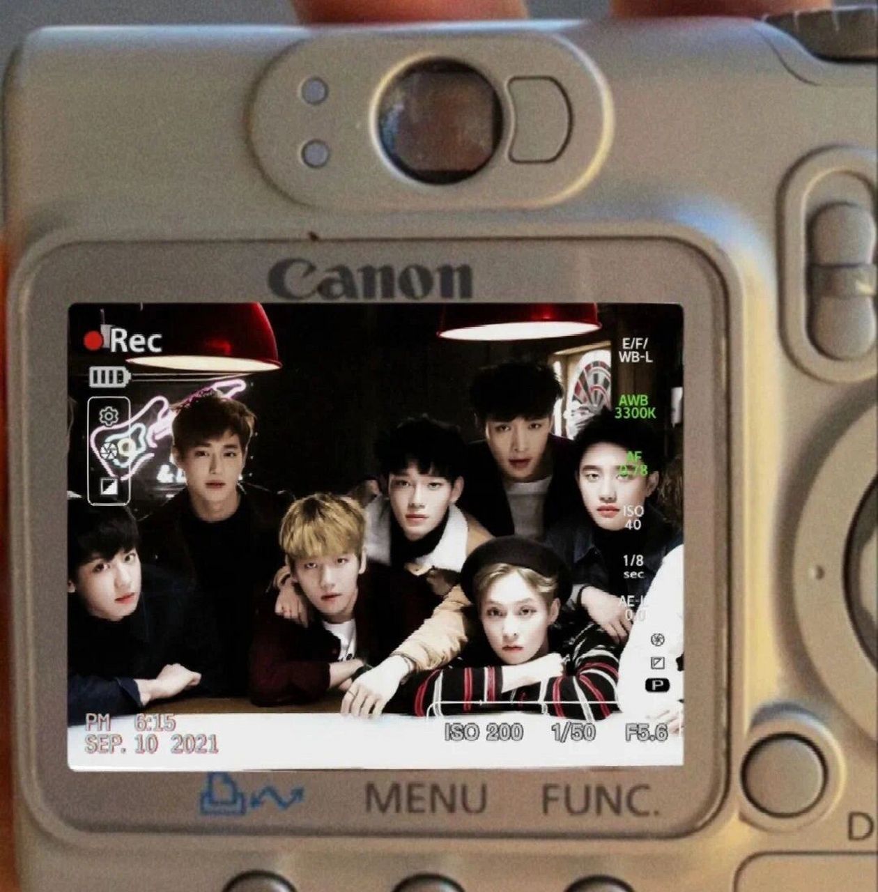 更新一组背景图exo