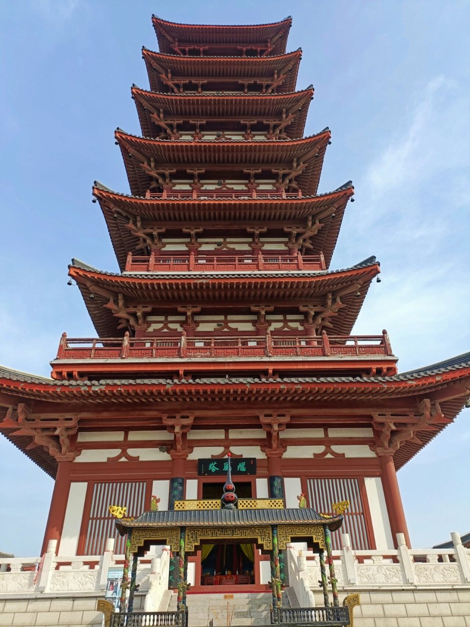 所以从古至今都流传着"钟馗伏魔"的典故 深入塔内,循着木梯向上攀登