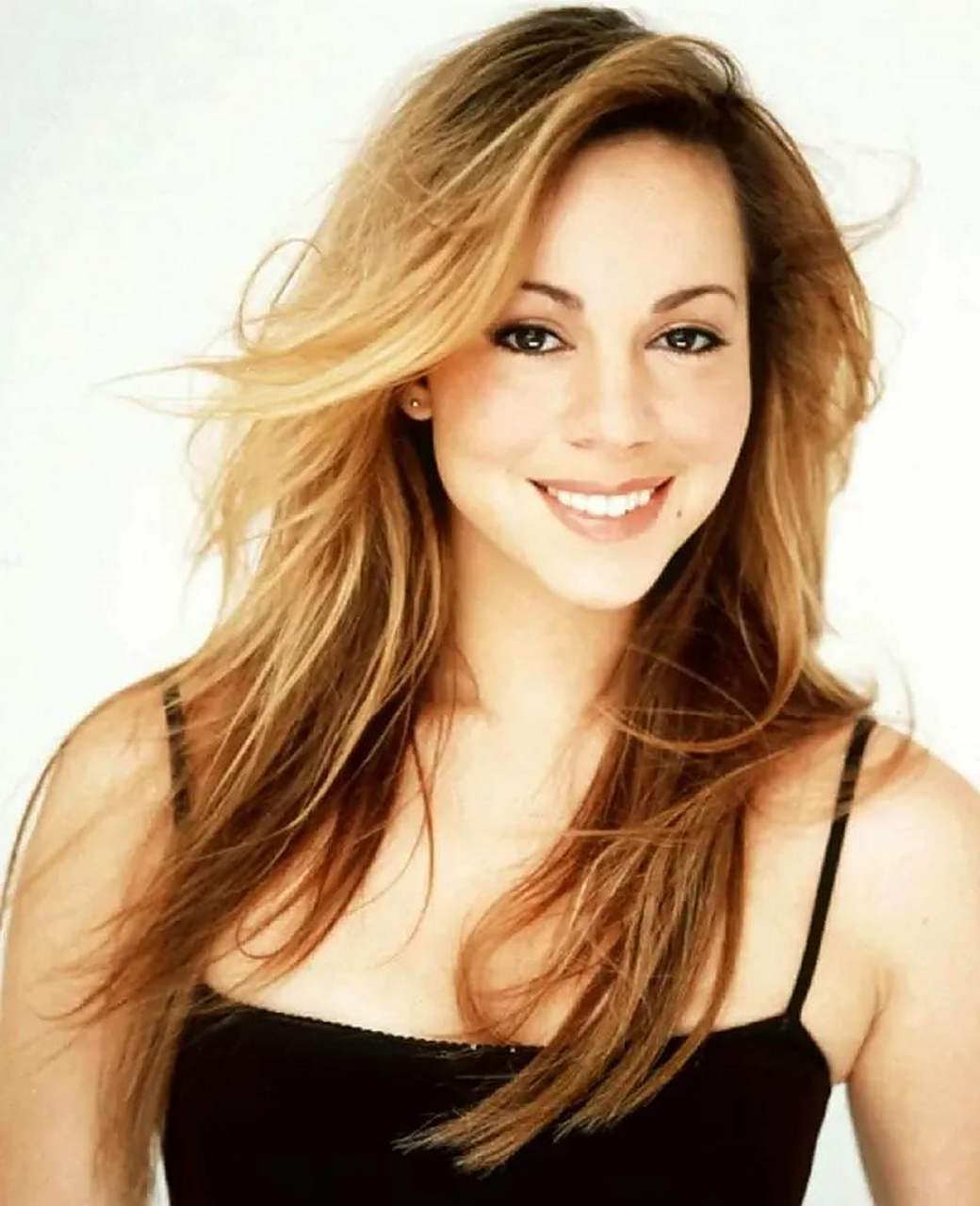 玛利亚·凯莉(mariah carey)是一位备受赞誉的歌手和创作人,她的唱