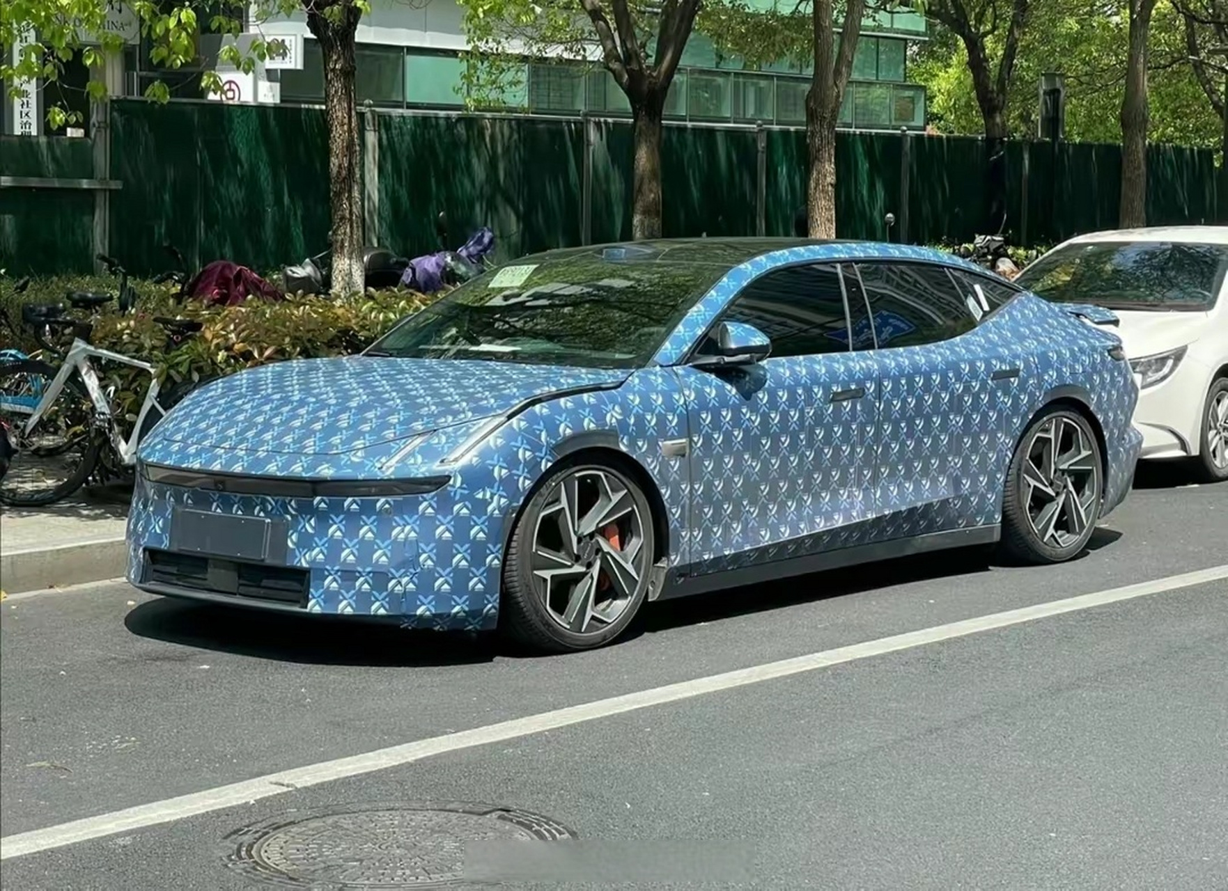 领克zero,这造型可以哦,侧面好有保时捷panamera的感觉