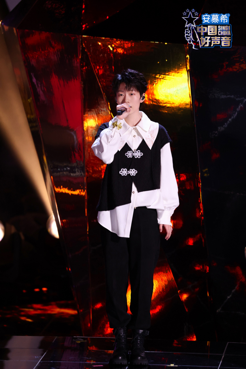 中国好声音# 李楚楚li2c叫李楚楚 的好声音之旅将就此结束,但这位不