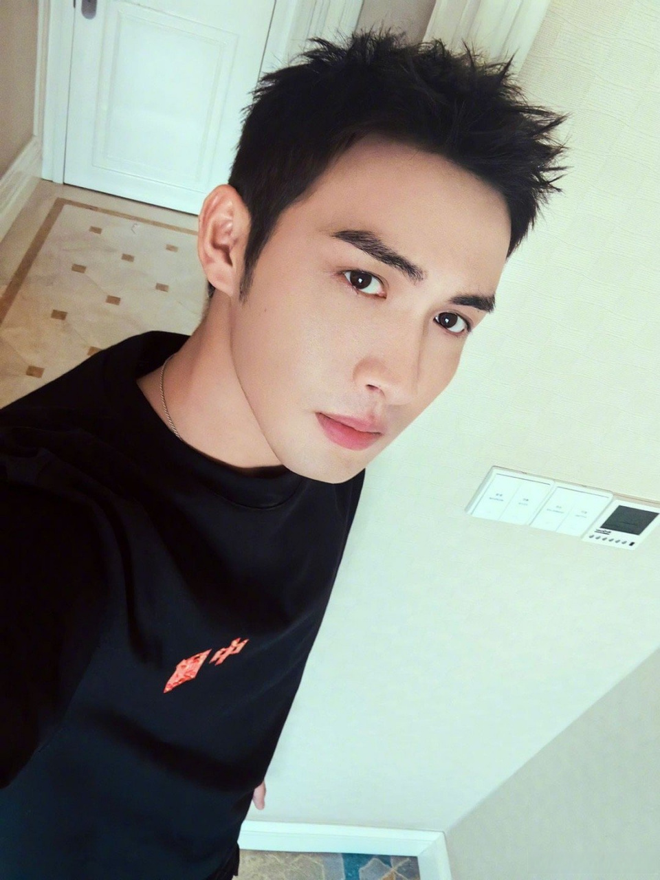 张彬彬短发从三分野变三倍野