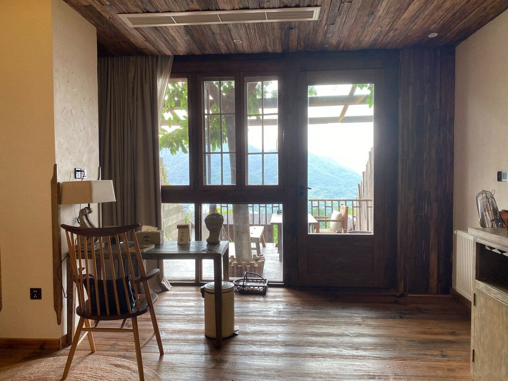 重庆南山 这家民宿堪比五星酒店#南麓朴宿 交通:民宿位于南山上,如果