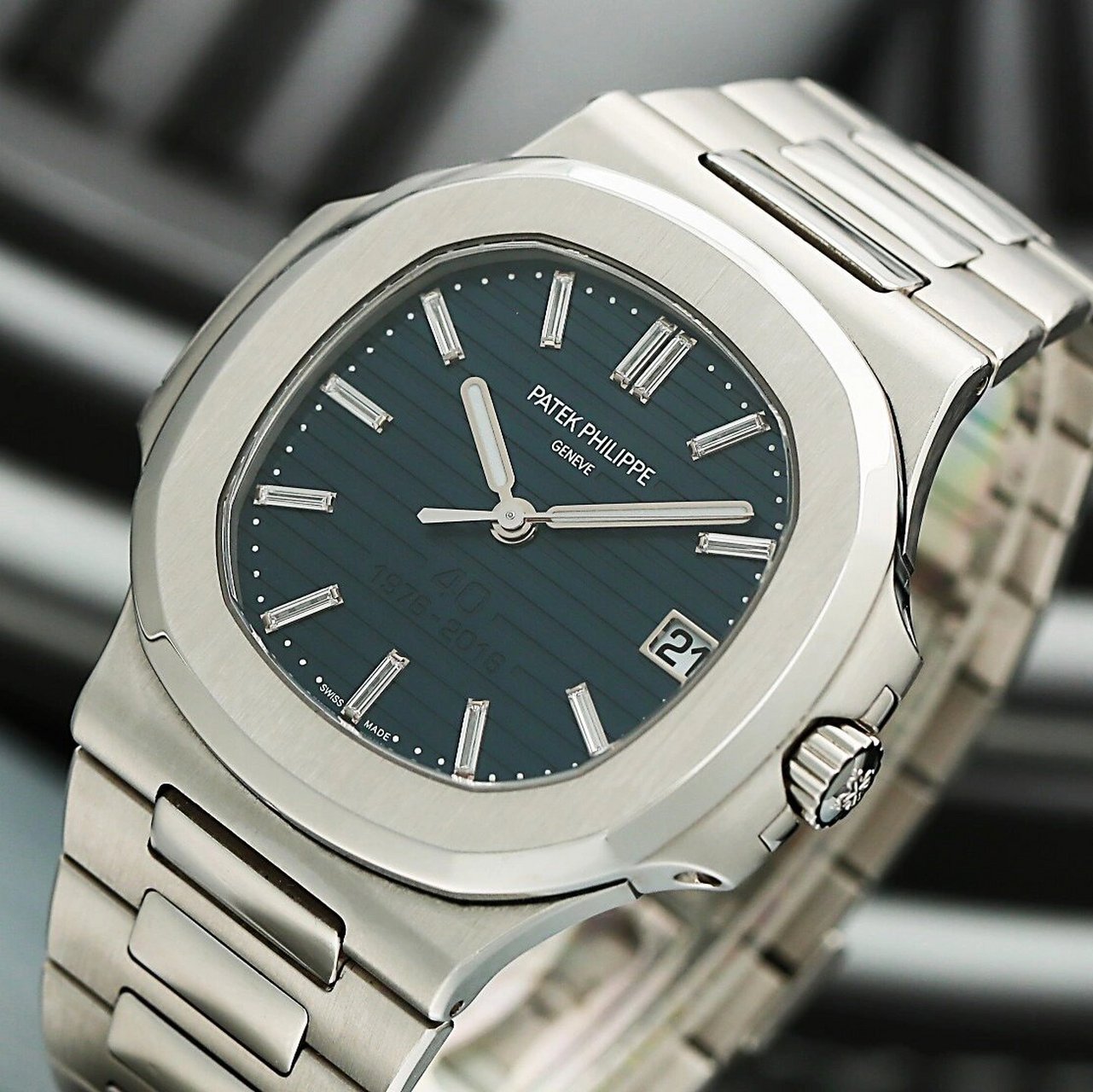 百达翡丽5711/1p铂金鹦鹉螺6015 品牌:百达翡丽  系列:运动优雅