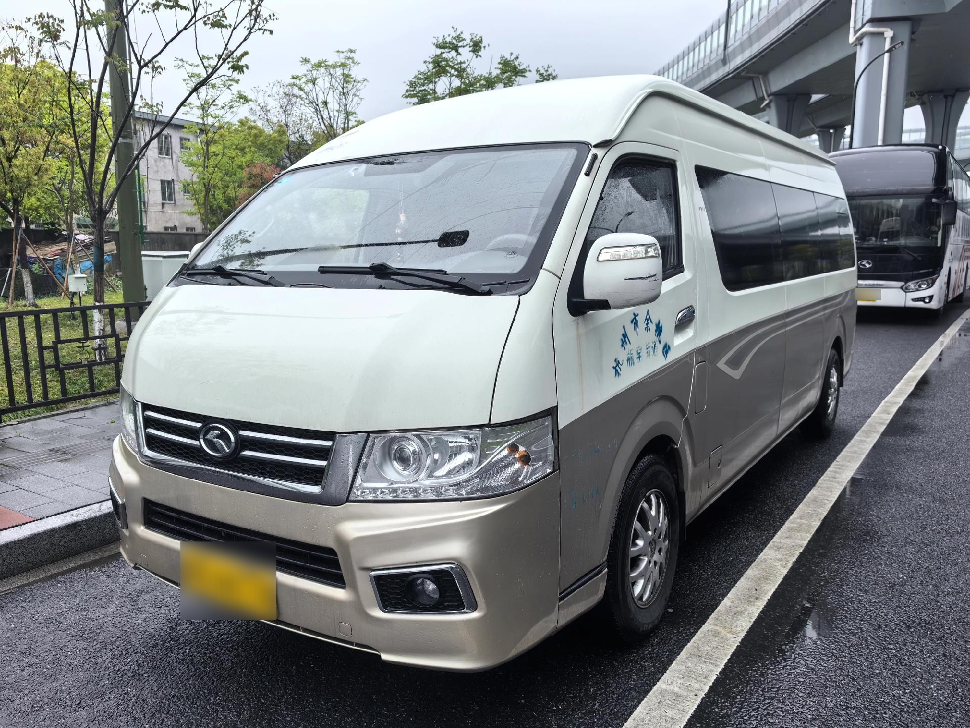 2017年10月上牌金龙凯歌海狮商务18座,非营运,排放.a2b1可以开.上柴2