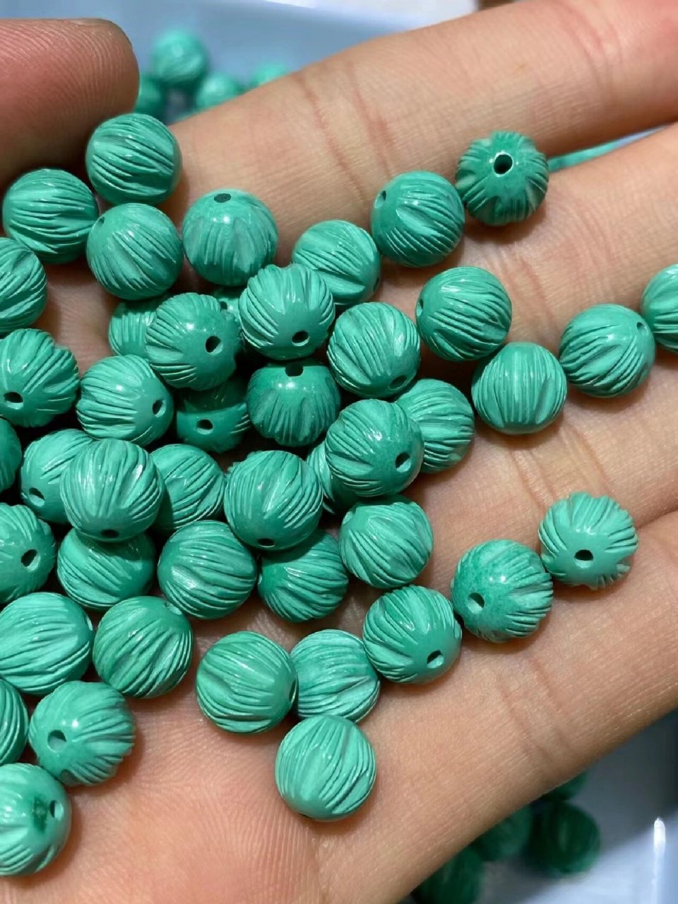 蒙松菱镁矿8mm柏香籽,盘玩变色.干净无暇成色完美. 10个35元包邮!