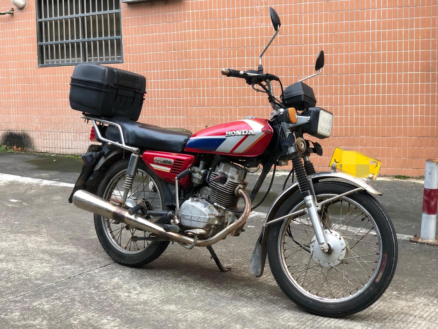 只提供观赏:2004年上牌(五羊.本田)125男装摩托车. 一手车.