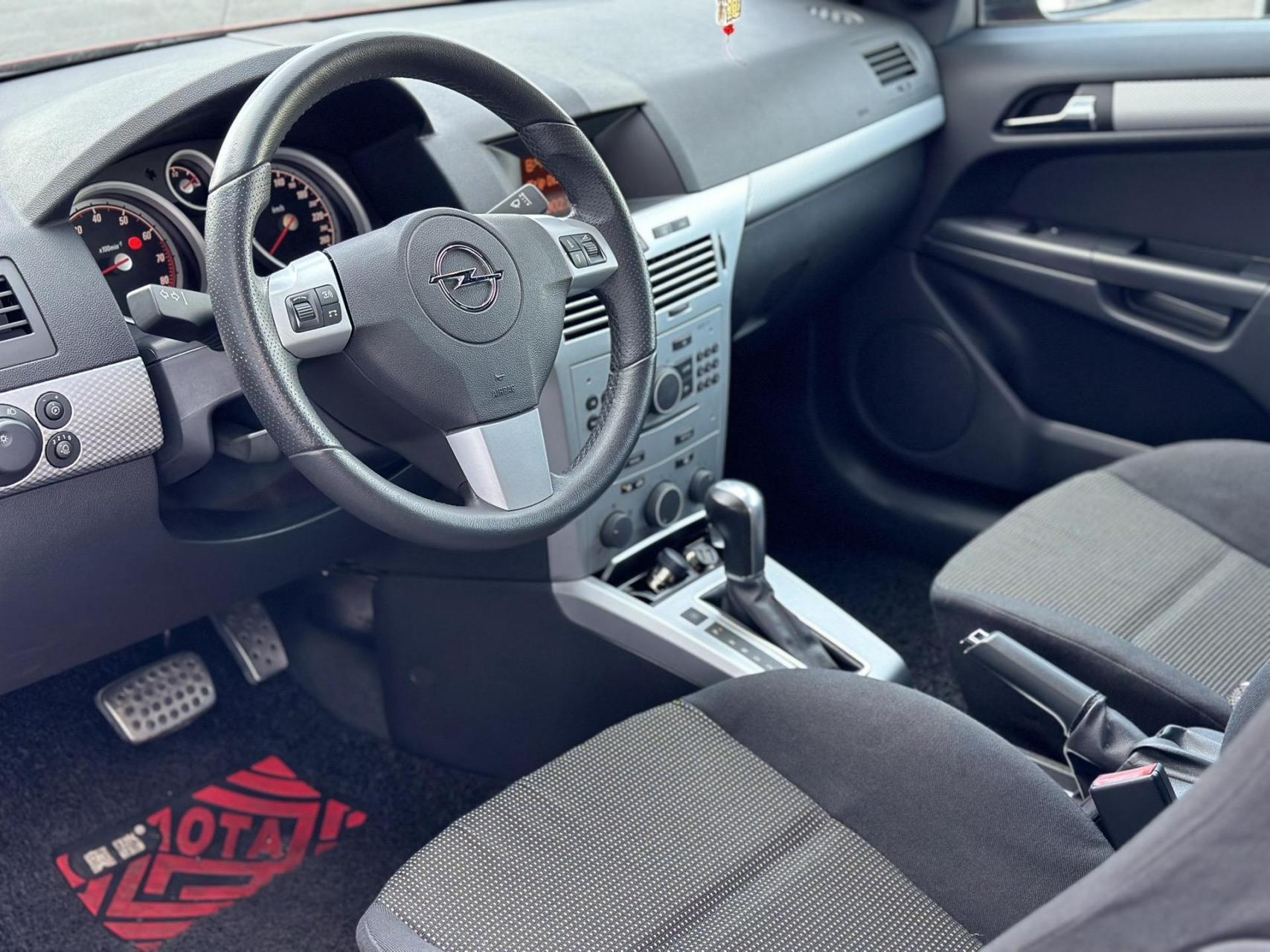 欧宝雅特 gtc三门版 原装进口 1.8t 4万来公里