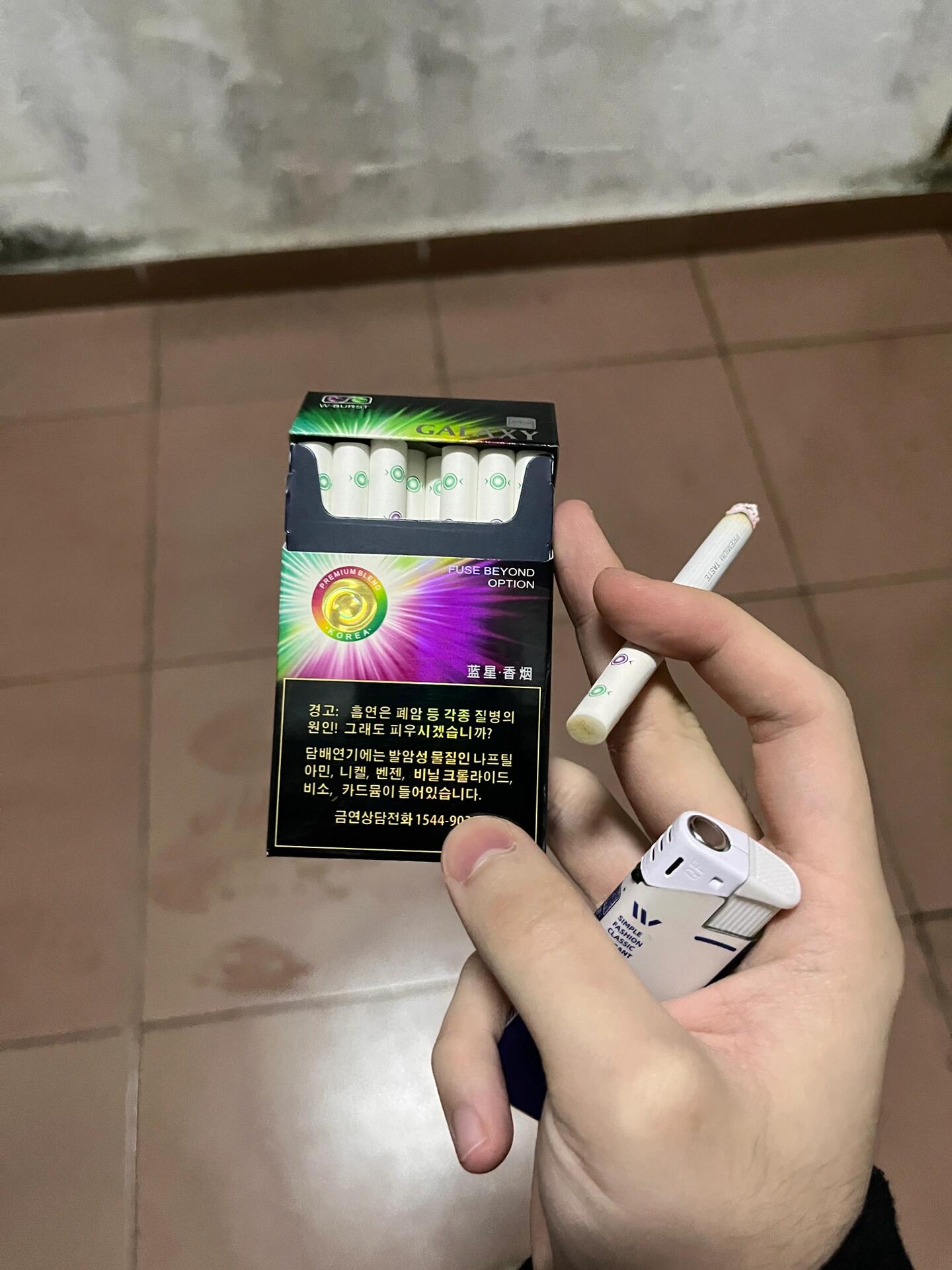 蓝星红酒爆图片