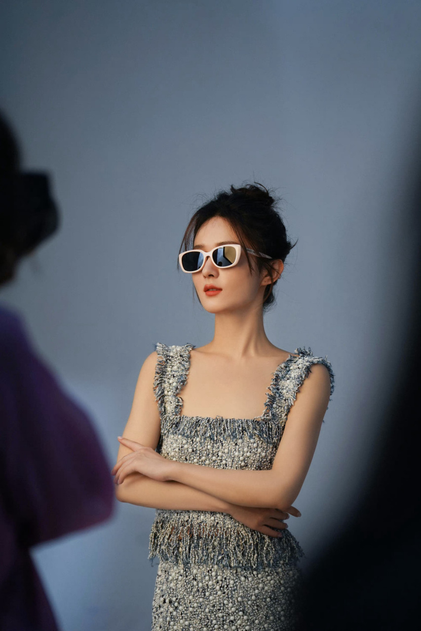 赵丽颖墨镜造型#  赵丽颖墨镜9815大片拍摄花絮照9615 今日