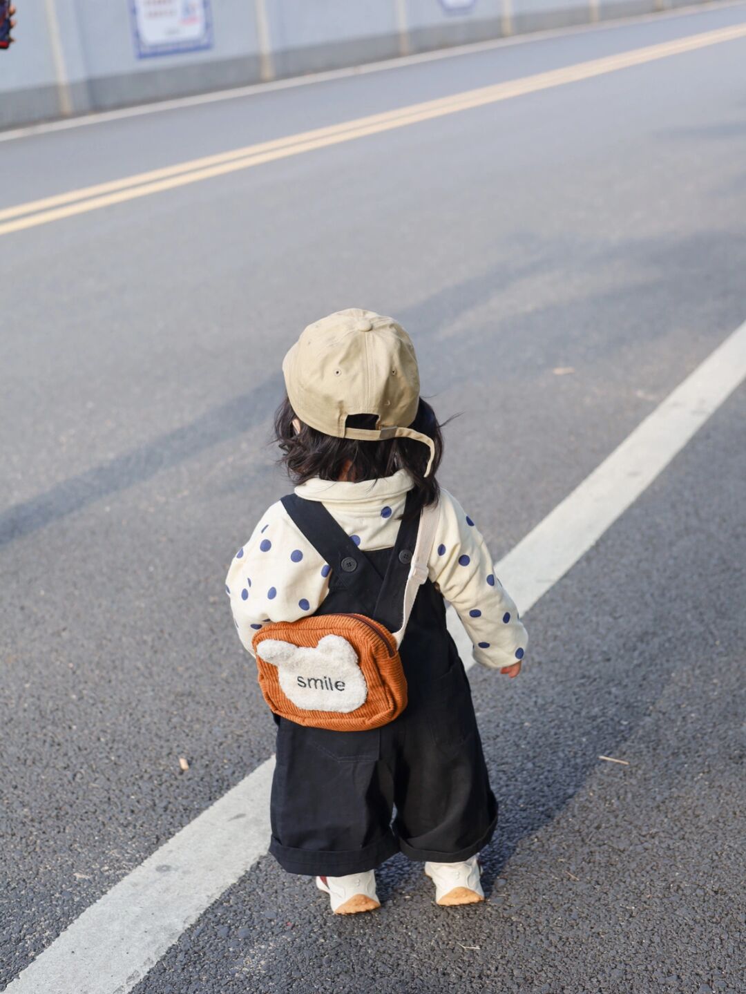 ootd每日穿搭# #宝宝穿搭# #人童装微信头像可爱小女孩背影萌娃背影
