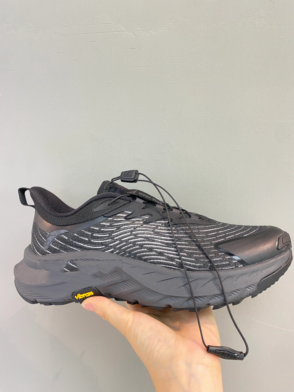 安踏|横断越野跑鞋 为越野爱好者打造训练跑鞋 轻质耐磨 vibram 大底