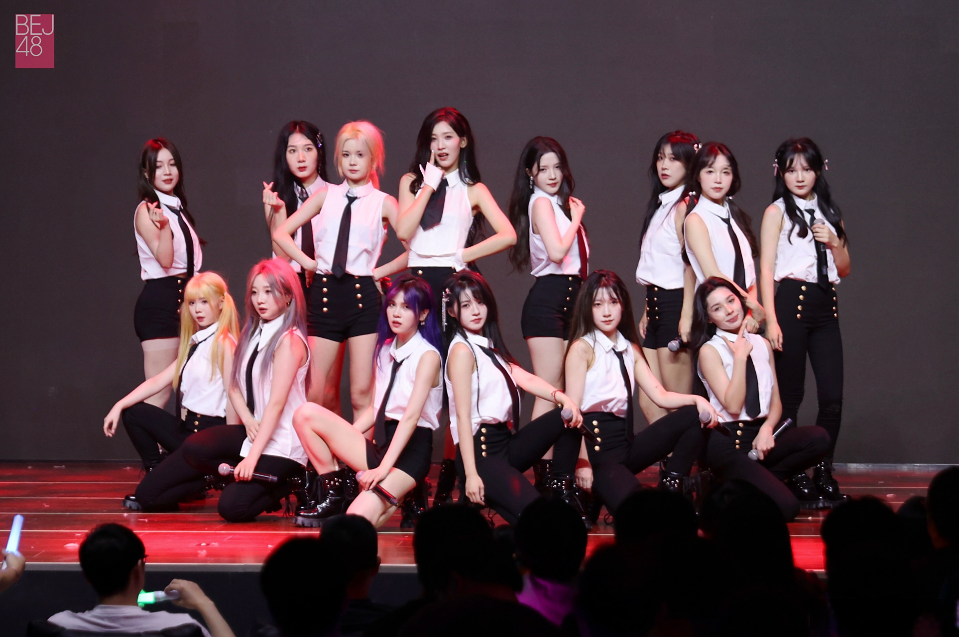 bej48# team e《双面偶像》剧场公演首演91精彩返图  抬头仰望