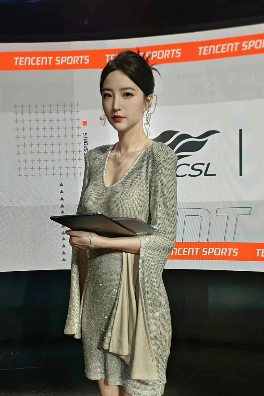 足球美女# 腾讯体育郭小仙儿