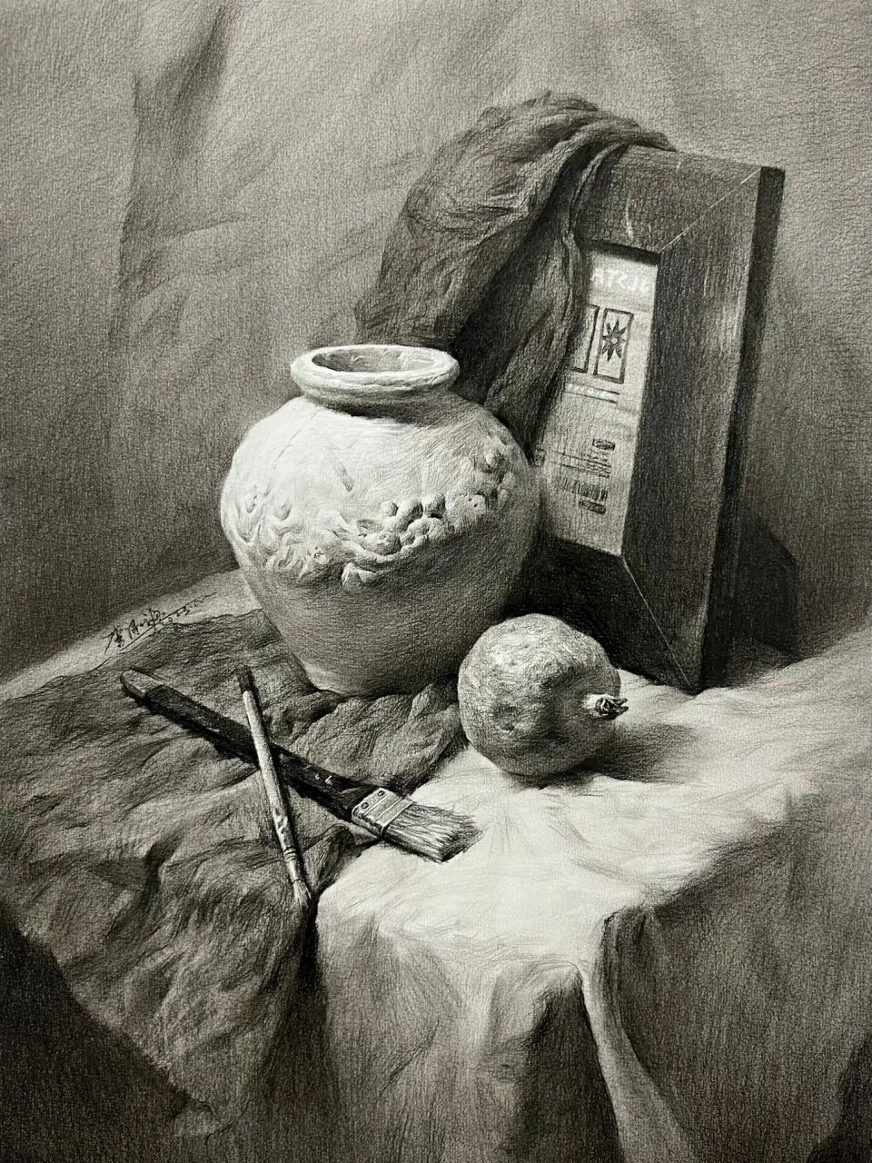 素描静物的六个要点及步骤分析讲解 一:构图起形观察整体画面,注意