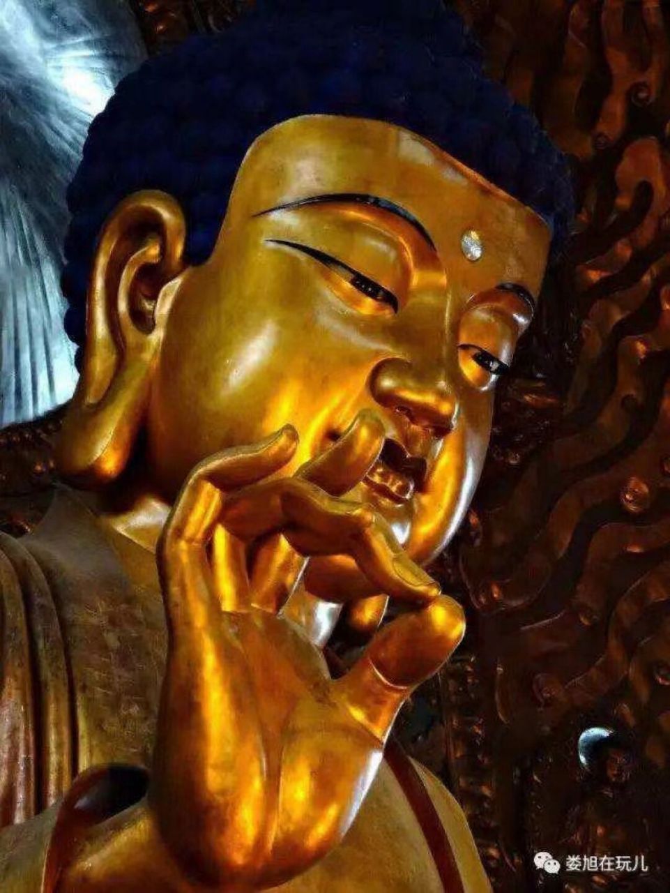 灵隐寺大雄宝殿 释迦牟尼佛像是国内最大最高,高24.