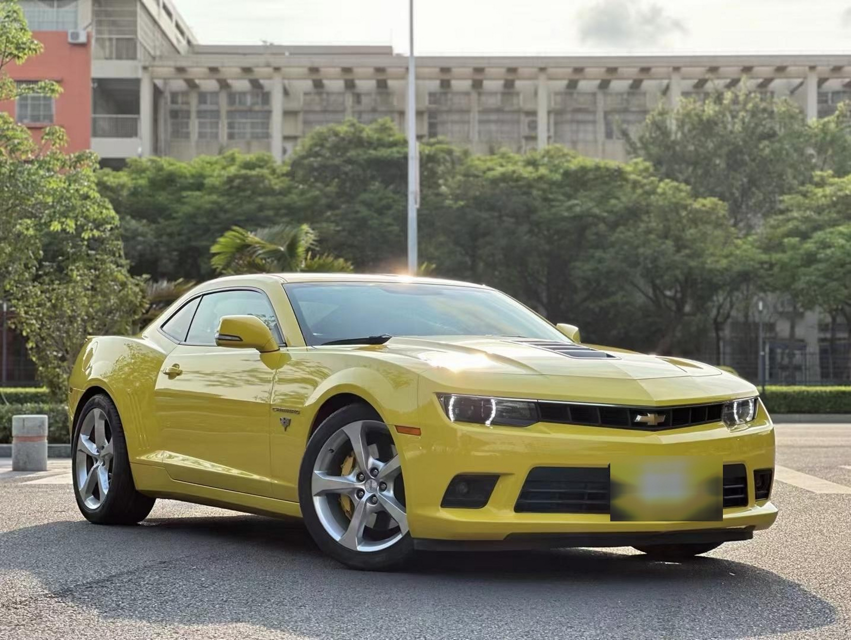 雪佛兰大黄蜂限量版跑车!大黄蜂: 2016年雪佛兰 科迈罗3.