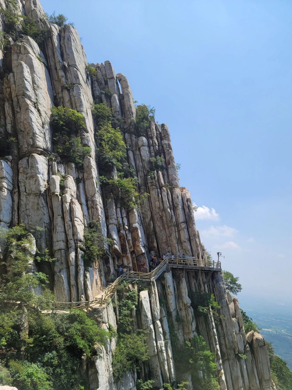 11566 由于时间原因,选择在白天进行爬山,当天天气预报最高温度36