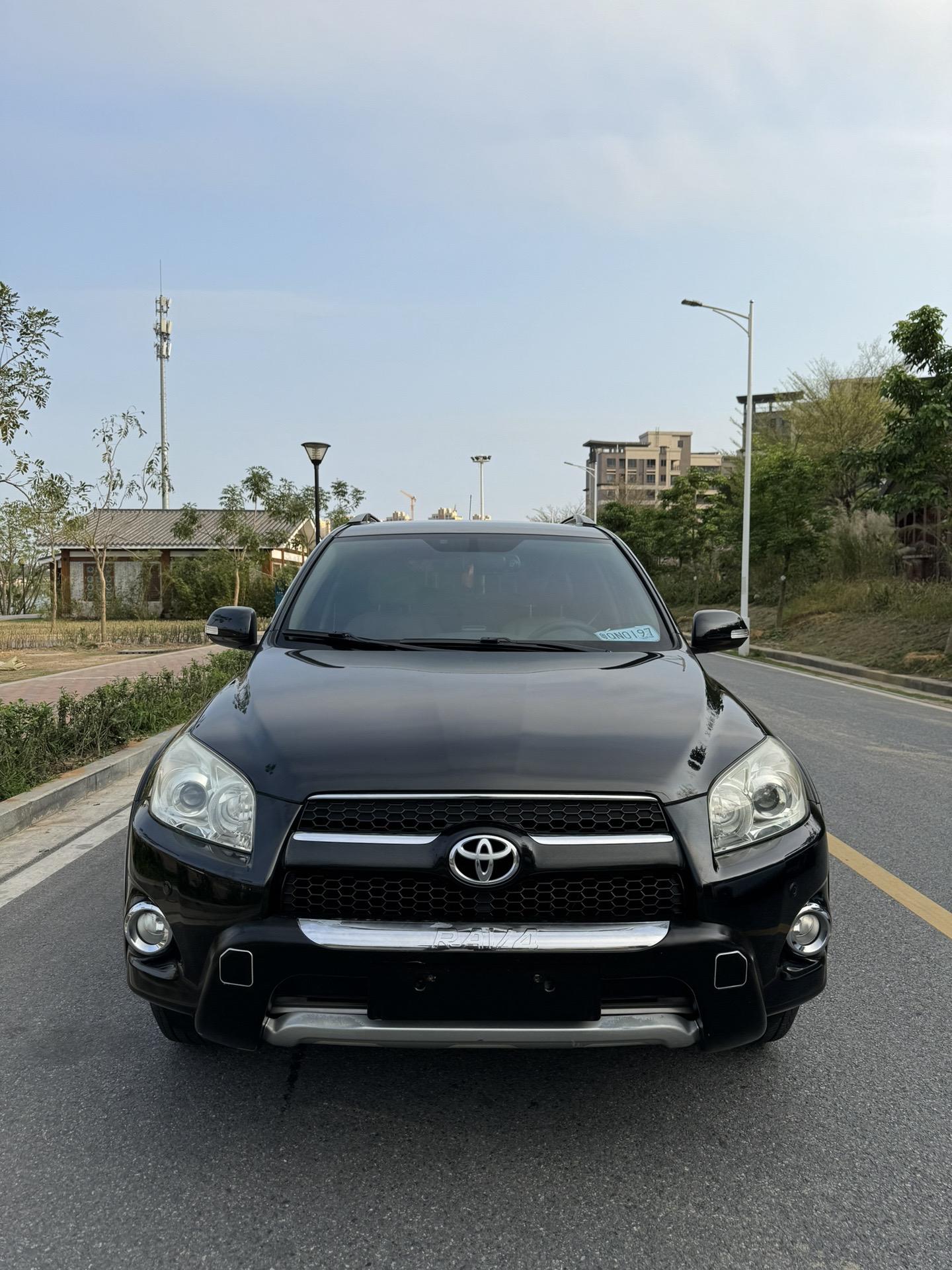 2013款丰田RAV4图片