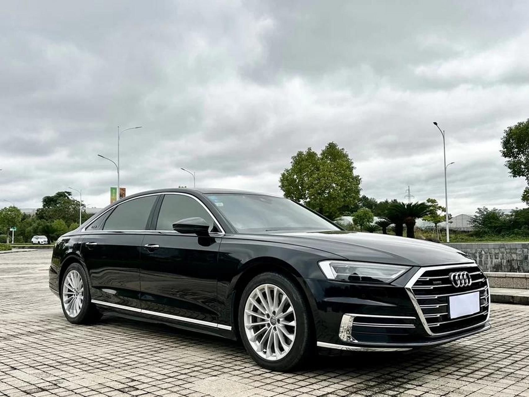 奥迪a8 2018款 a8l 55 tfsi quattro豪华型 30t