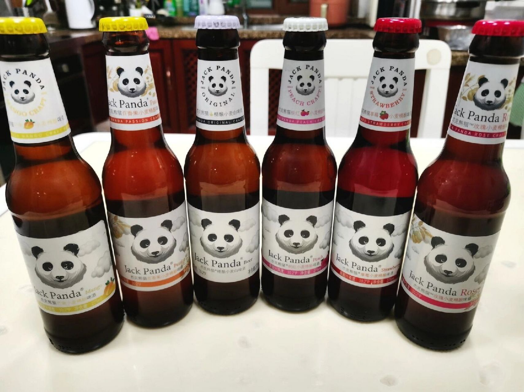 杰克熊猫小麦啤酒测评 前段时间这款酒的风挺大,好多酒商都在推,也不