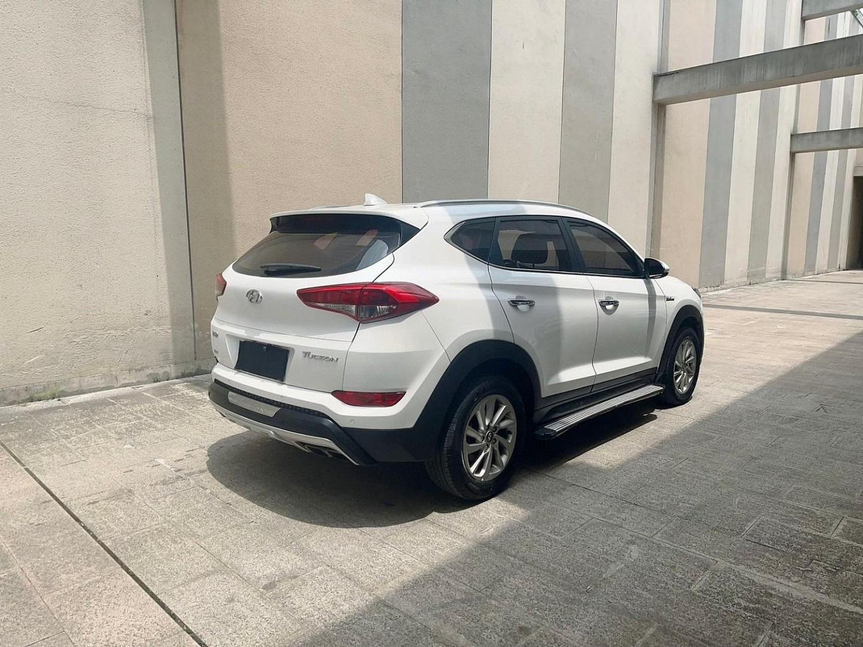 现代 2015款 途胜 1.6t gls2015款 途胜 1.