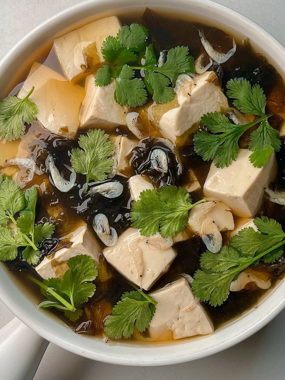 姐妹们,今天分享一个巨鲜的减脂汤!豆腐紫菜虾米汤!