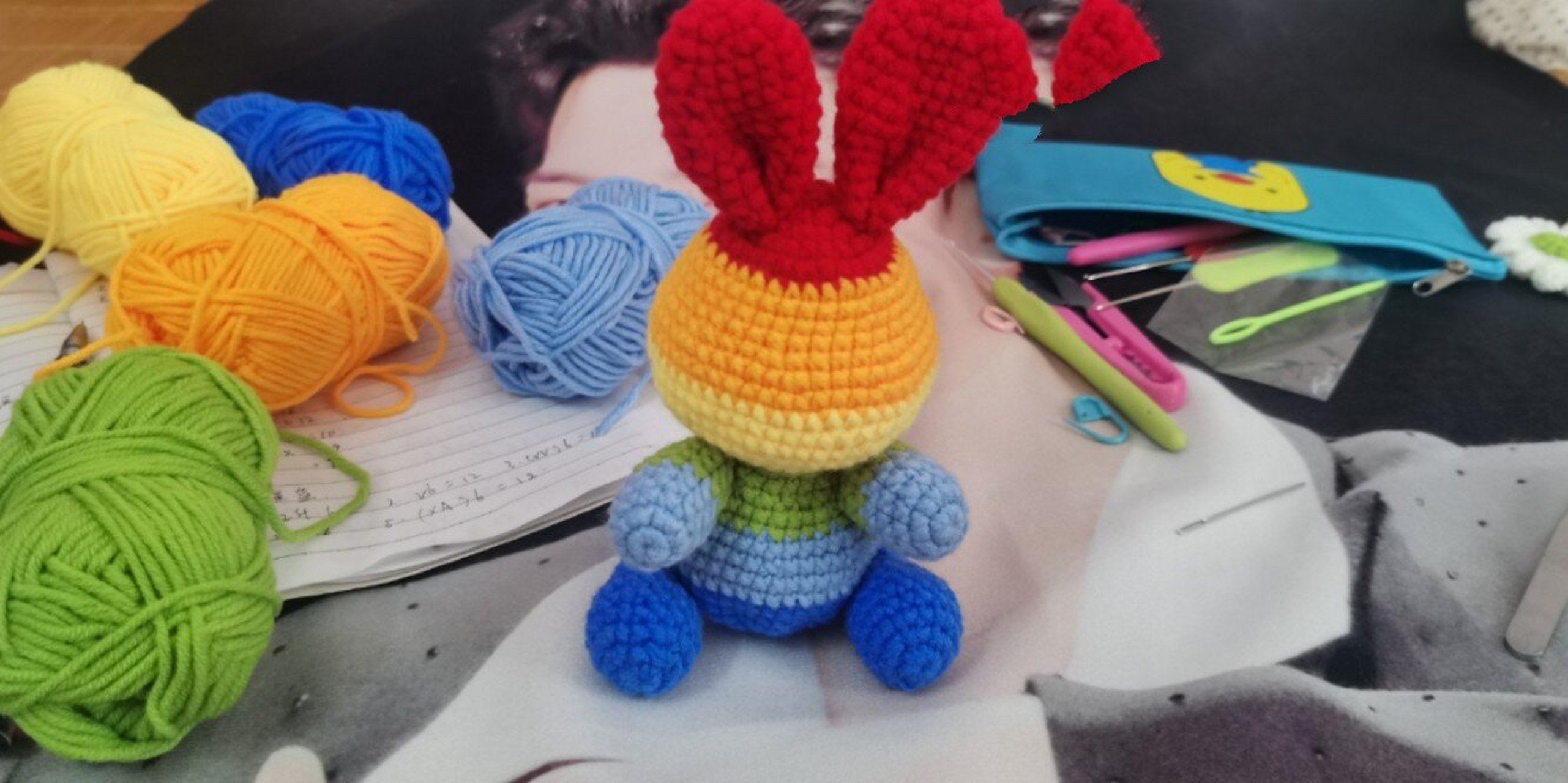 肖战同款彩虹兔 第一次手工,终于完成了,虽然不太完美.