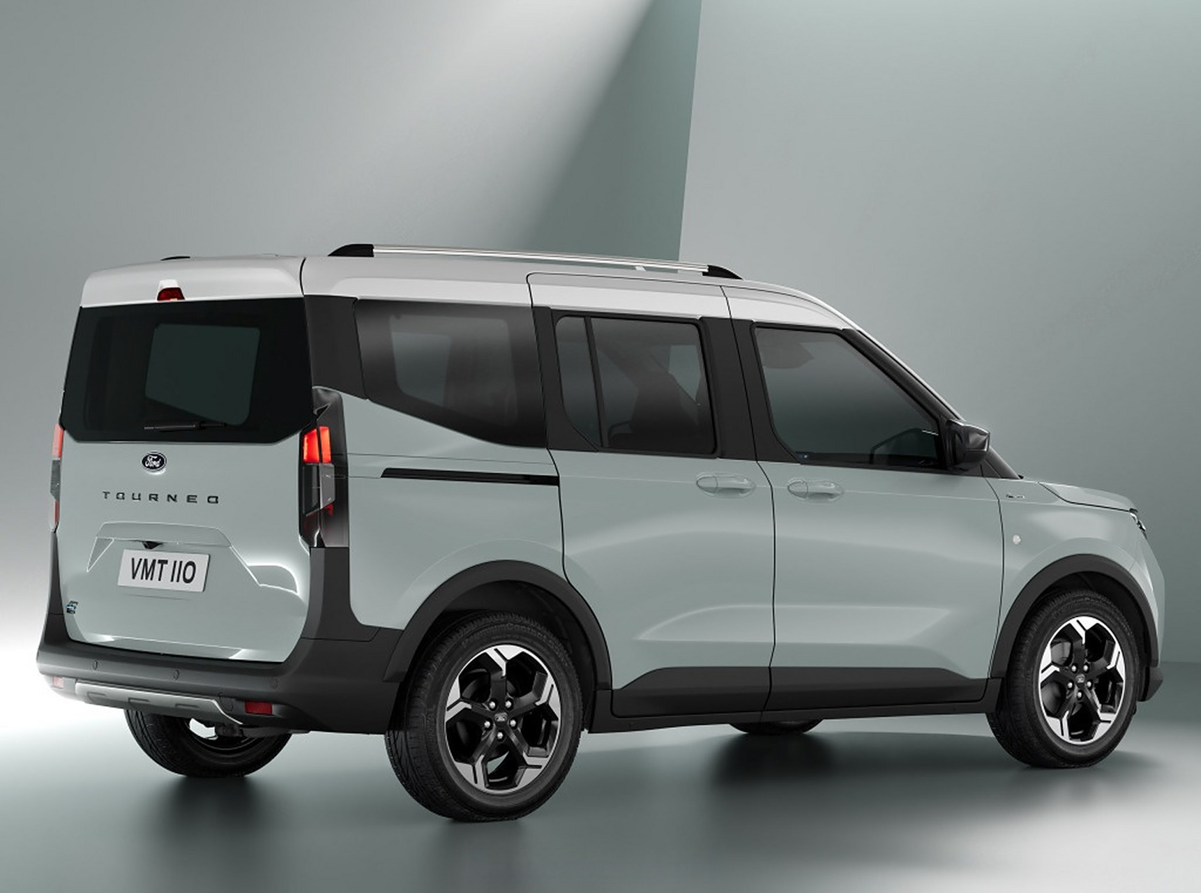 2023款欧规福特e-tourneo courier.