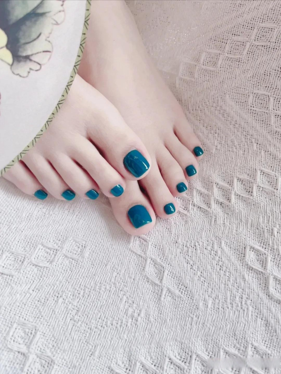 纯色才是经典-脚丫子美丽足型 跳色脚趾甲 不输穿鞋的