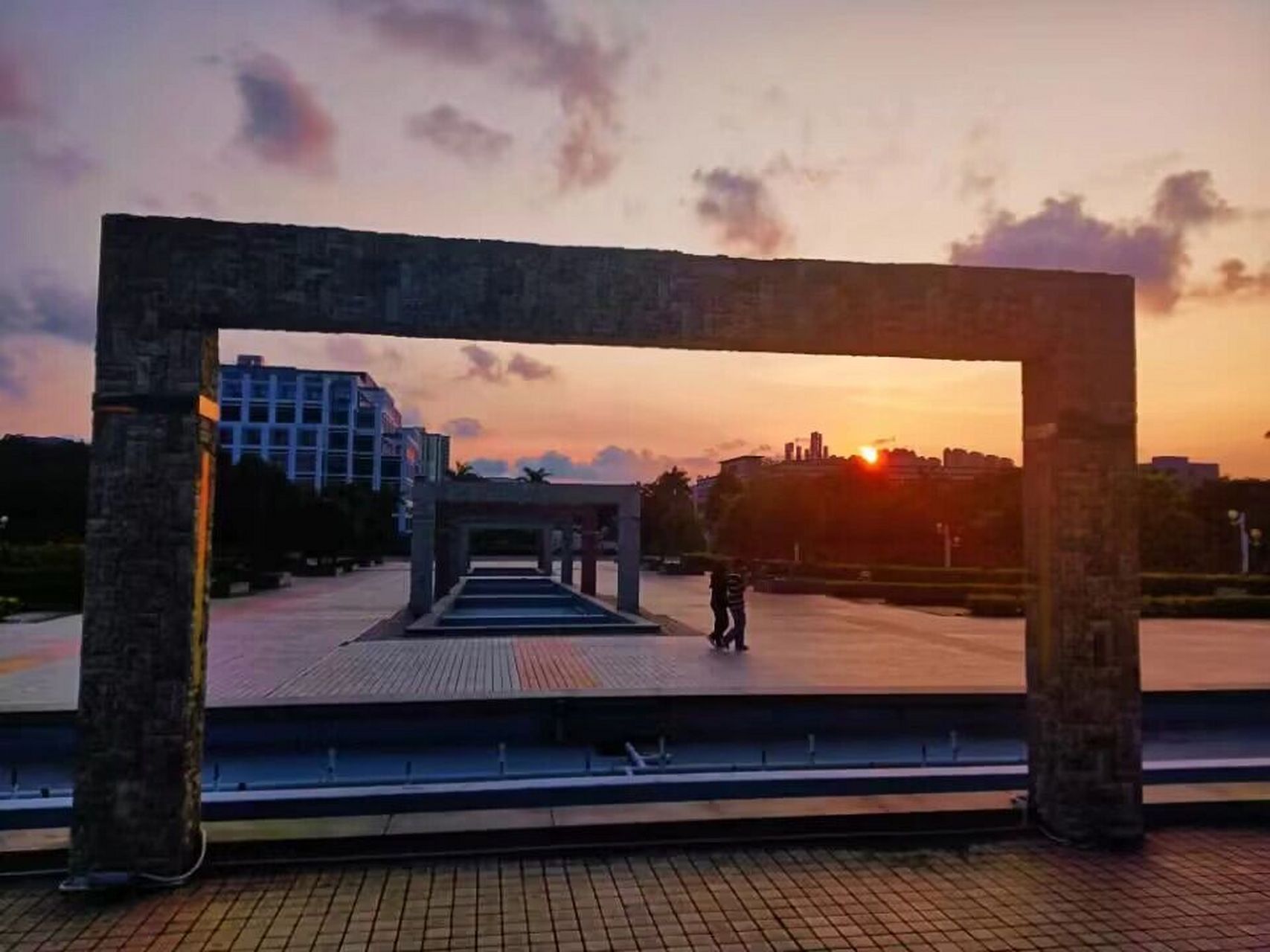 遵义医科大学珠海校区图书馆 出了图书馆就是美丽的夕阳95,真的好美