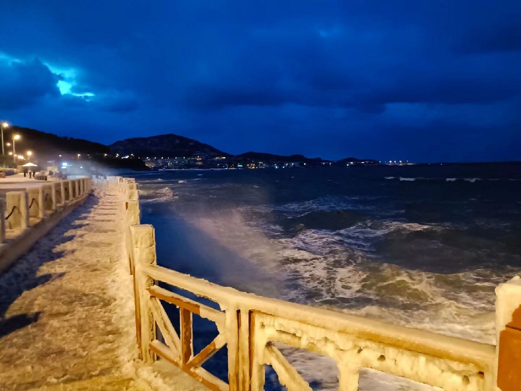 威海冰河世纪76葡萄滩海水浴场7715 先把图片看到最后 本人提供