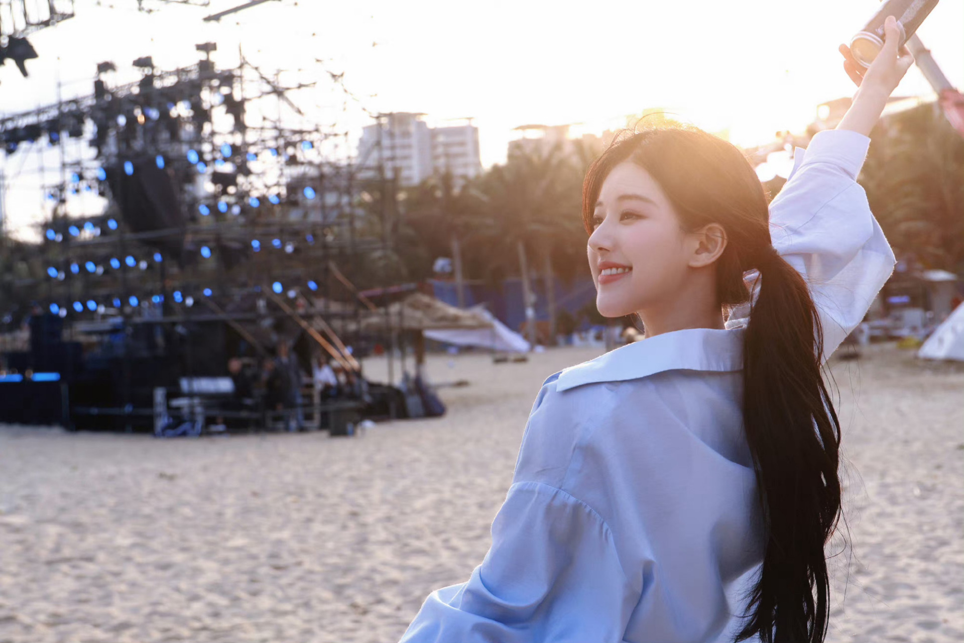 赵露思双马尾花絮照#  女鹅好甜!