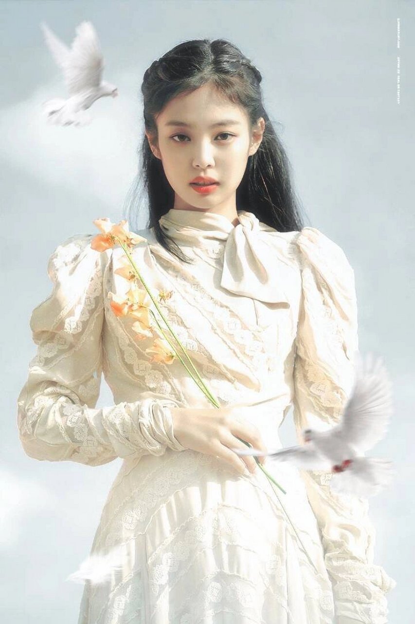 是的,阿迪达斯变jennie个人代言 听说不止阿迪,之前团的酒店,雪碧代言