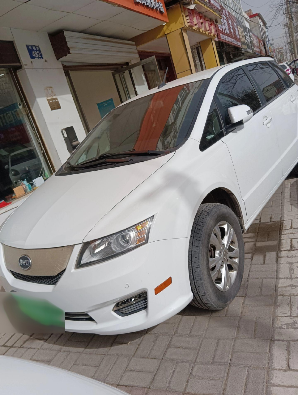 精品二手车   比亚迪e6续航400公里   电池终身质保 车况相当不错  9