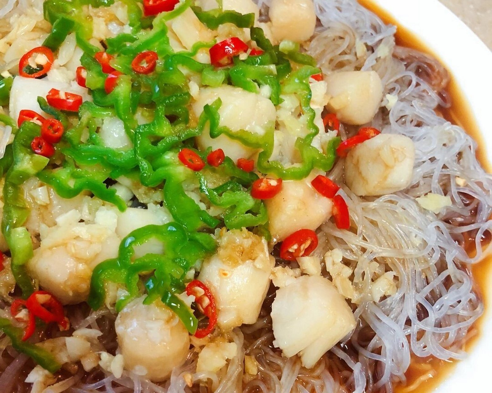 简单菜🔥适合小白的瑶柱菜谱 做法一:瑶柱鸡蛋羹 ①瑶柱干加水浸泡1