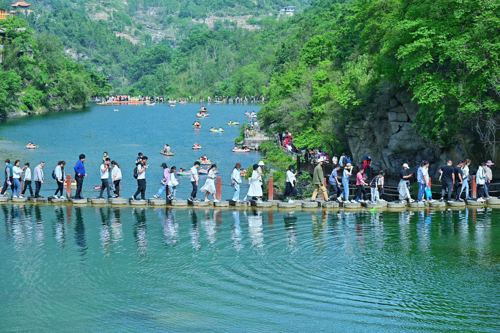 河南辉县八里沟景区图片