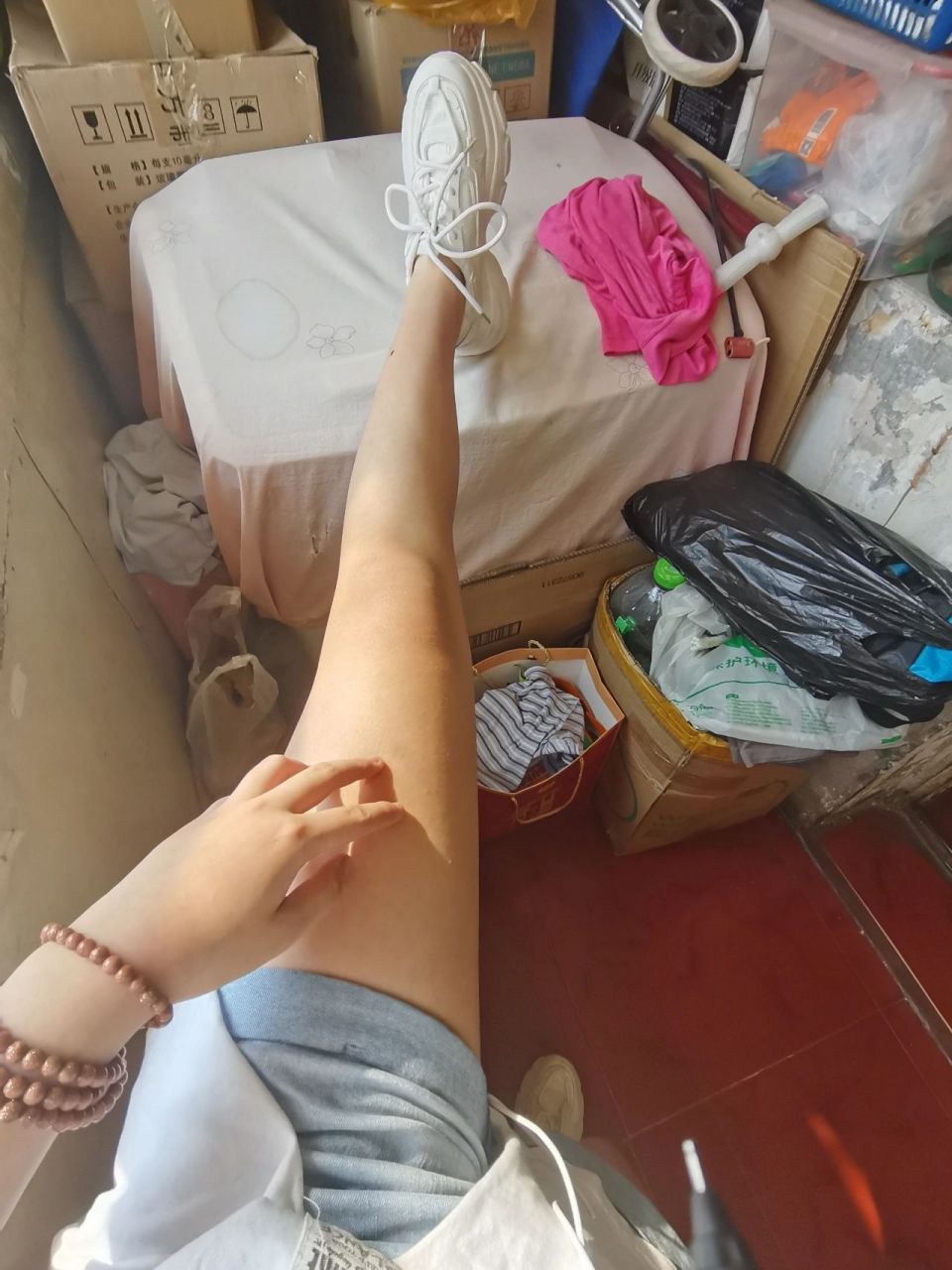 露腿照来了!因为是自己拍所以照不了全身