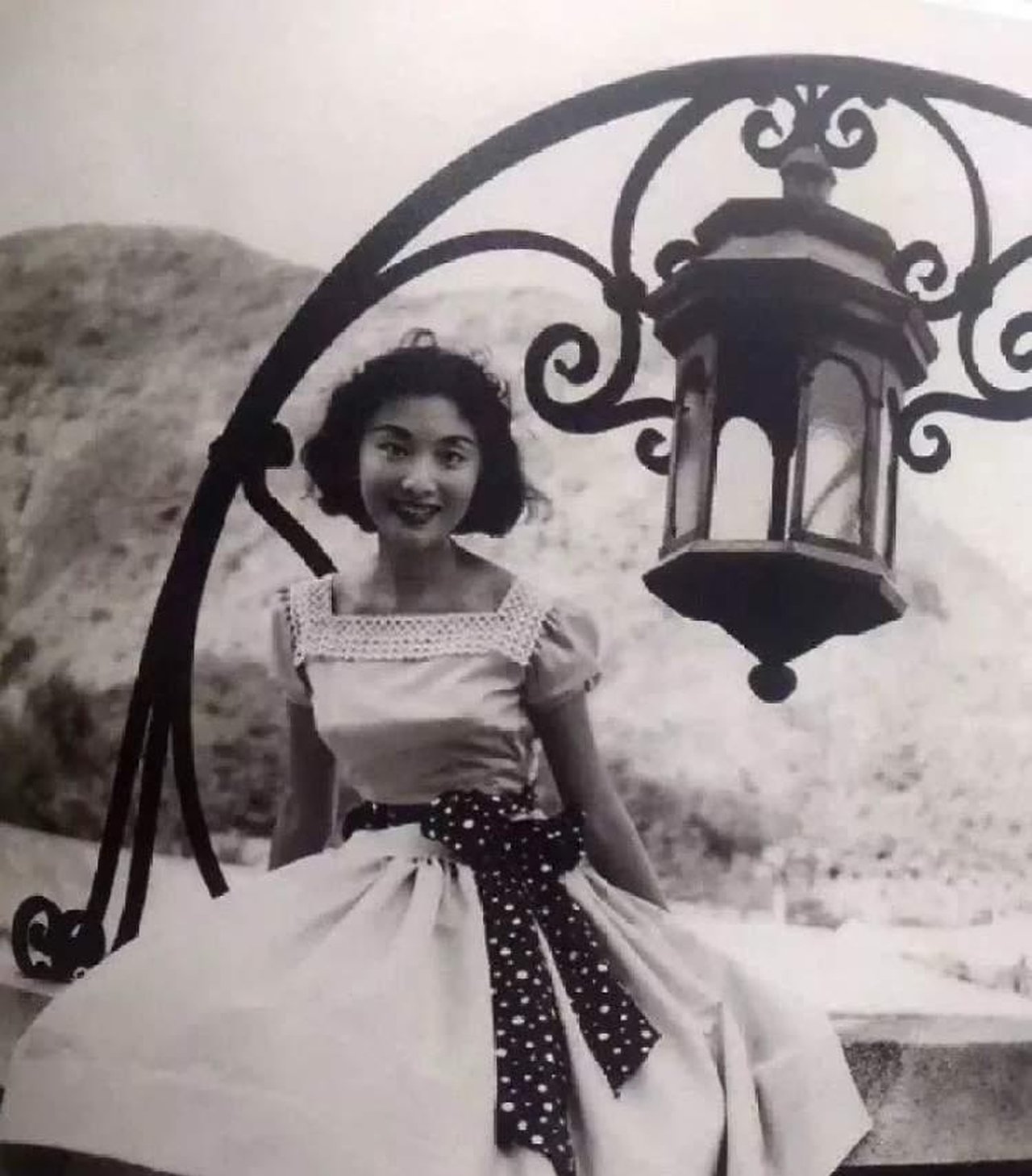 金庸遗孀林乐怡,这位从底层出身,最终嫁入豪门的女子,为了这份婚姻,却