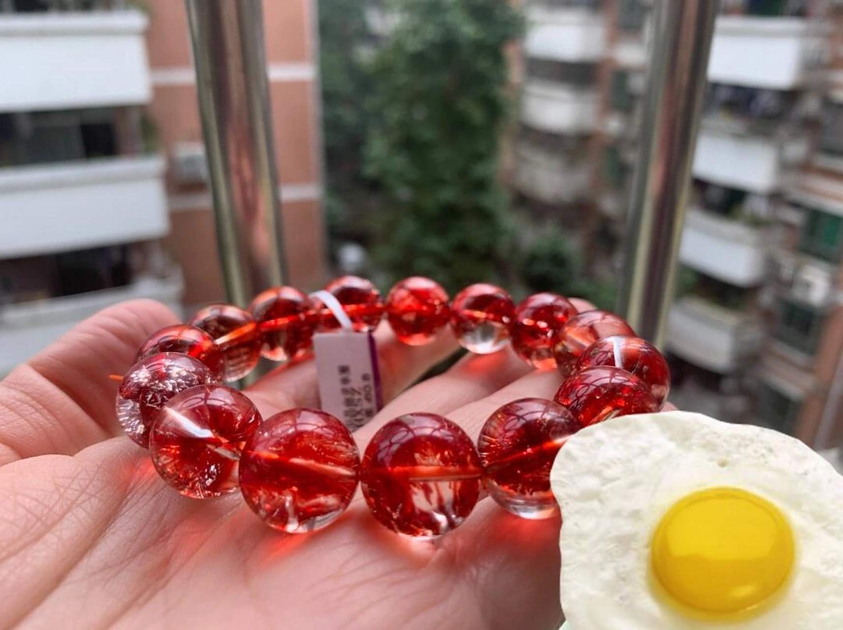 给大家看一下假的胶花 胶花水晶本来就是水晶生长过程中,晶体内二次