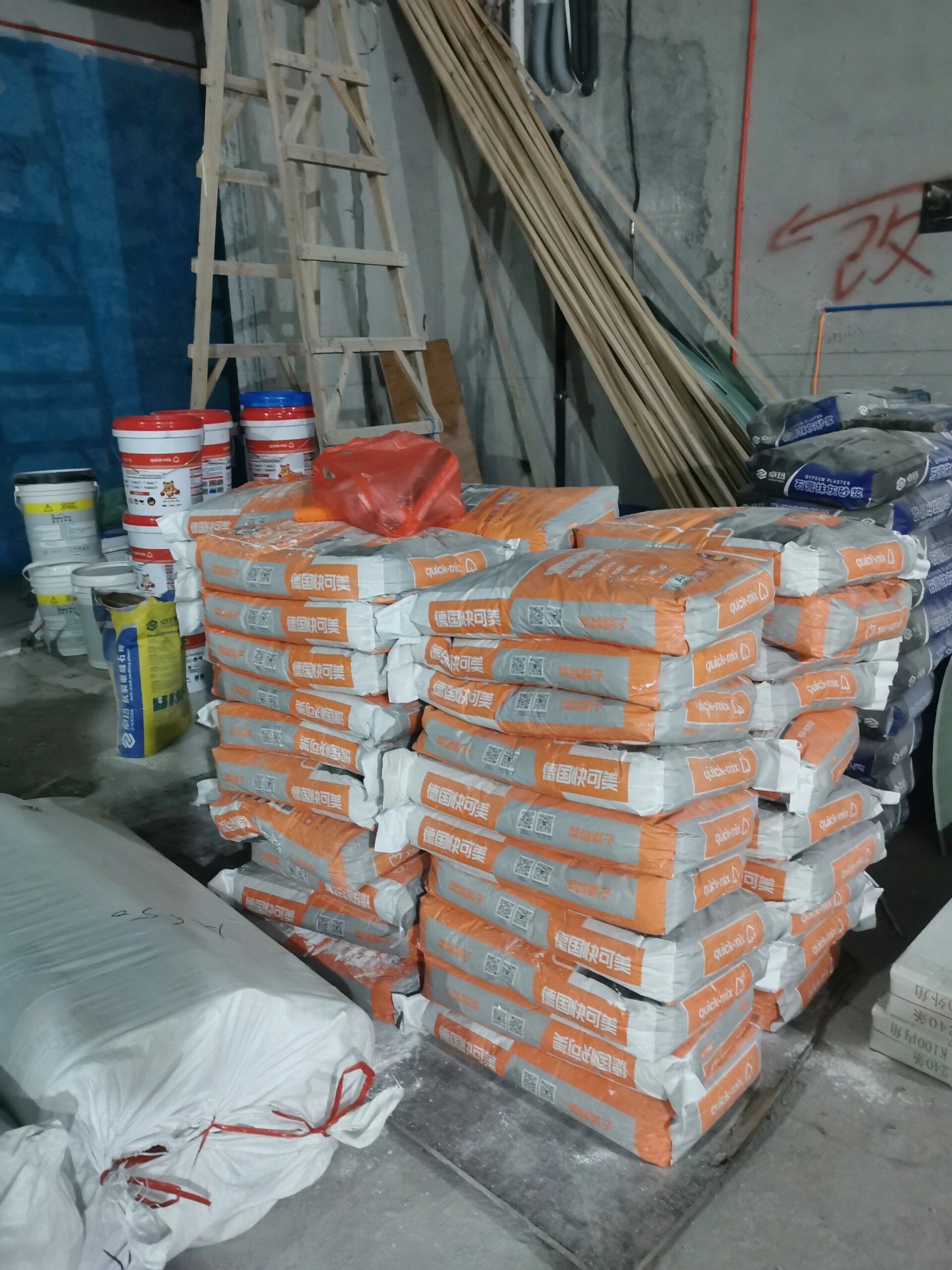 德国快可美建筑辅材送货中 内外墙腻子粉,找平石膏,地面,墙面防水,墙