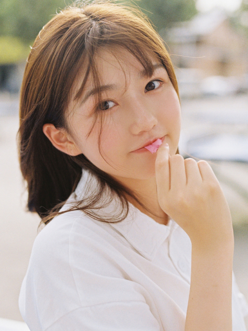 我真的一直很喜欢脸圆圆的女生,特别元气可爱,笑起来也很治愈的感觉