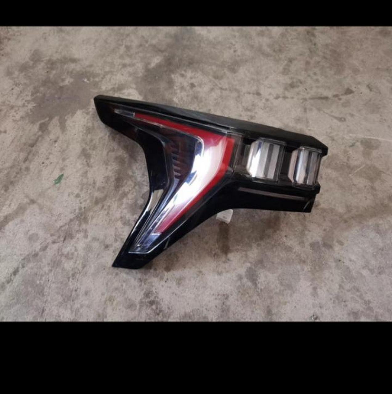 领克06尾灯 领克06左后尾灯原厂拆车件9成新,功能正常使用完美无瑕疵!