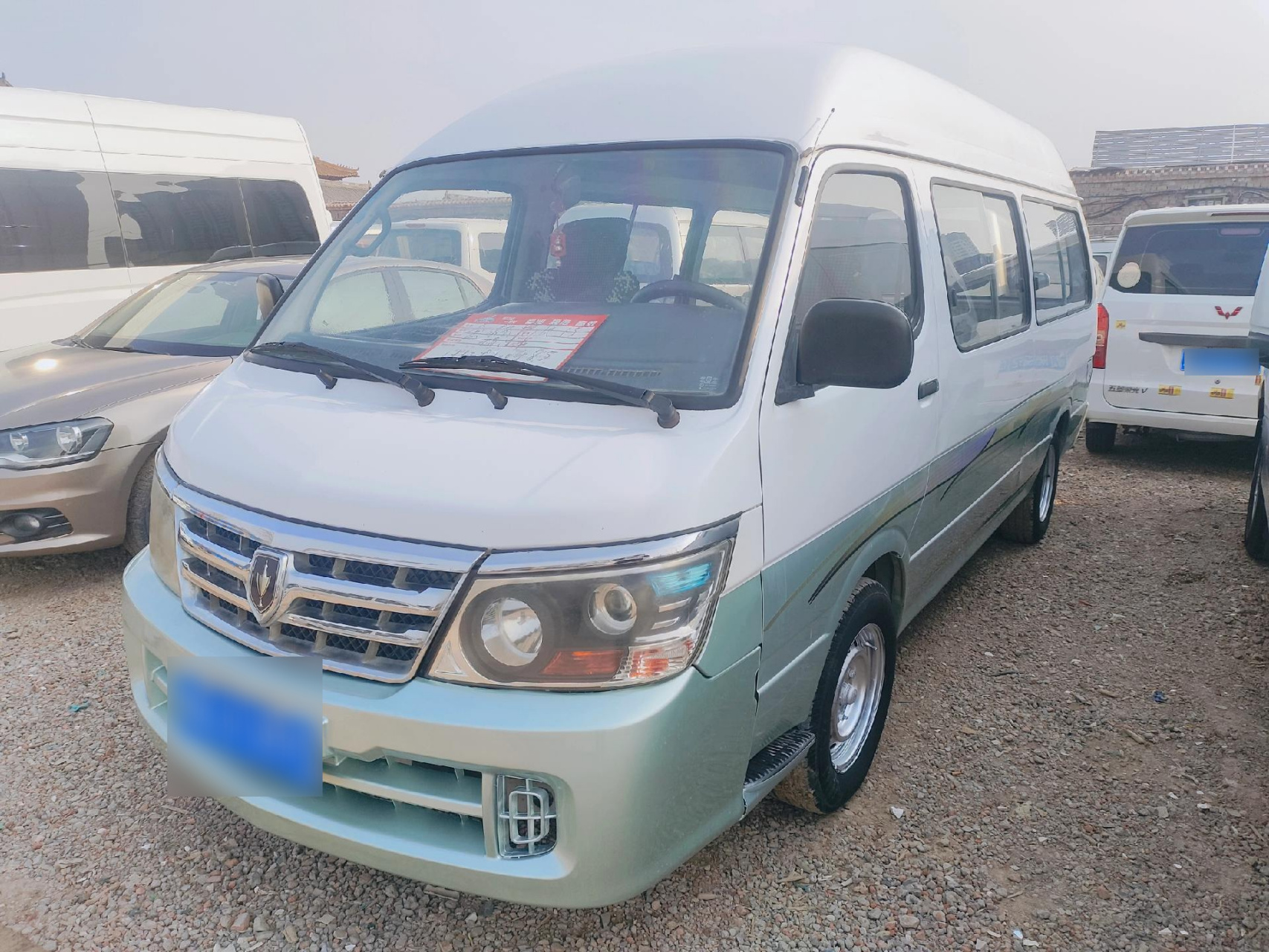 新到15年上牌金杯海狮高顶加长款5.3米长,内部长3.2,汽油六坐