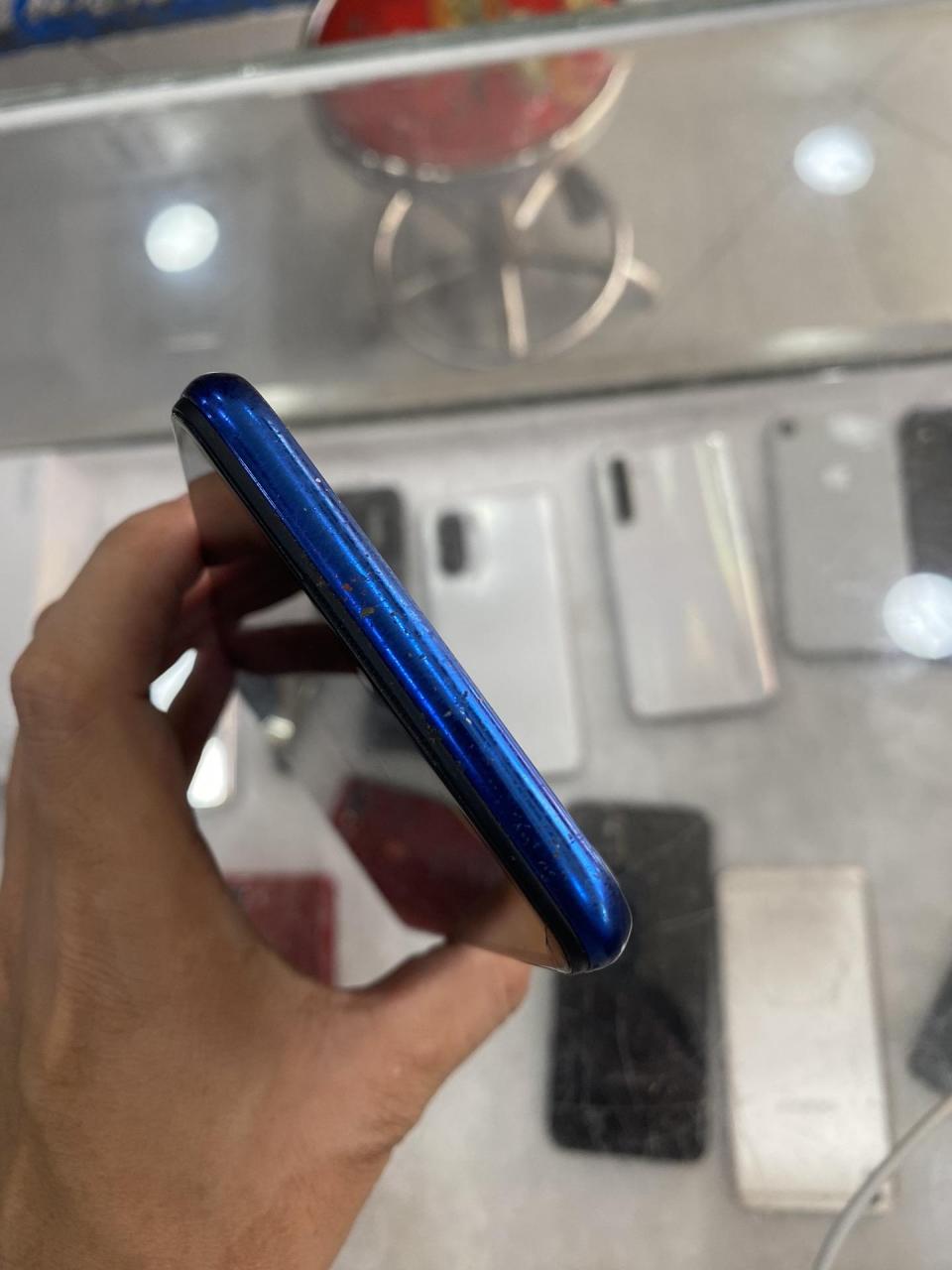 vivo  y7s   6 128  成色8.