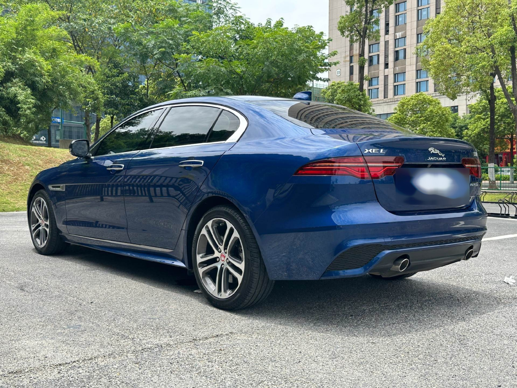 首付几万,全款十几万提宝蓝色超酷21款2.0t捷豹xel,小公里数3