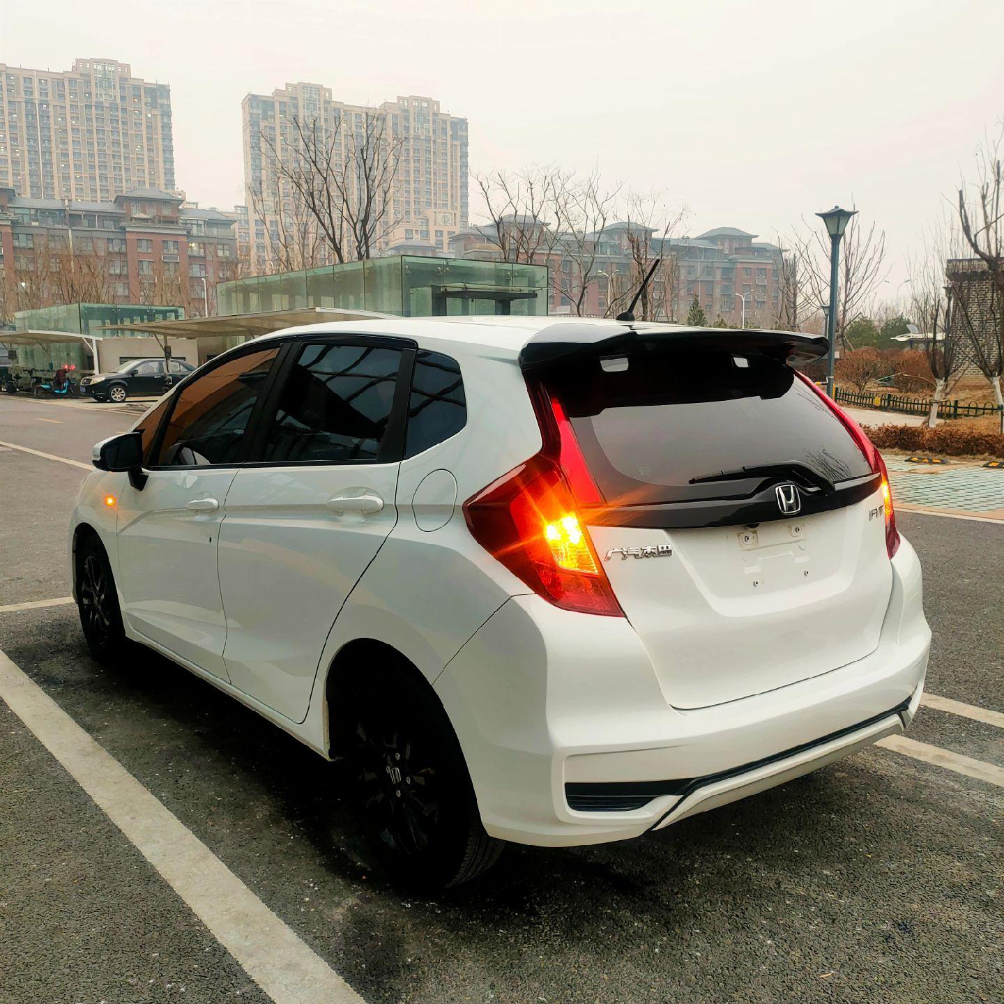 新到车型:2020年的5月份的本田飞度,美女一手车,实表2万公里,两厢车王