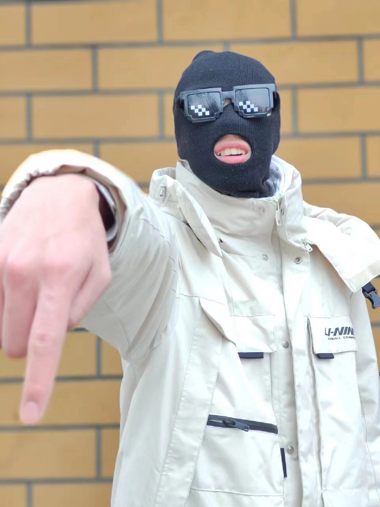 悍匪多人头像 五黑头像