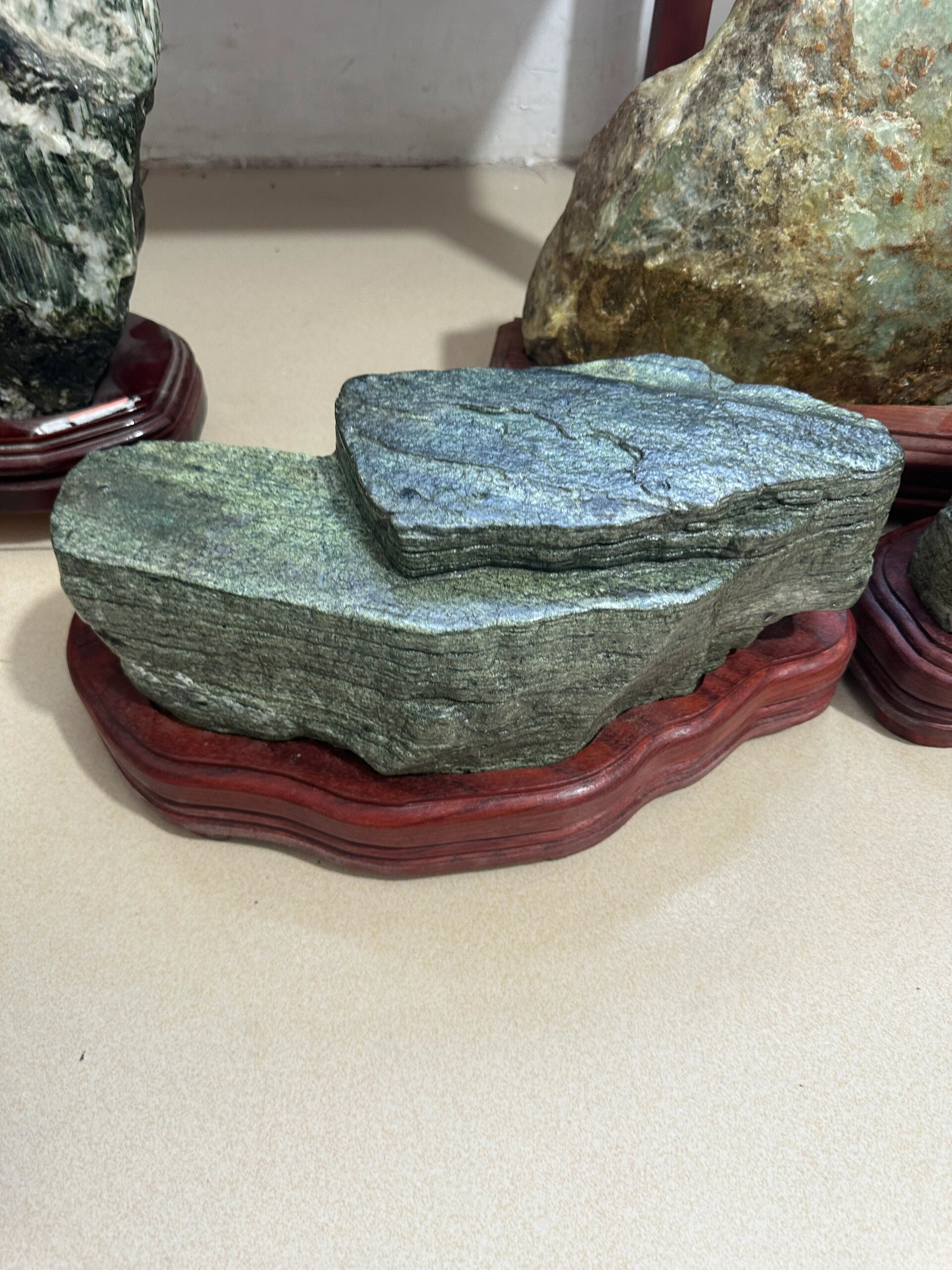 崂山绿石 崂山特产之一 我们家做了30多年的绿石, 没有豪华文案 直奔