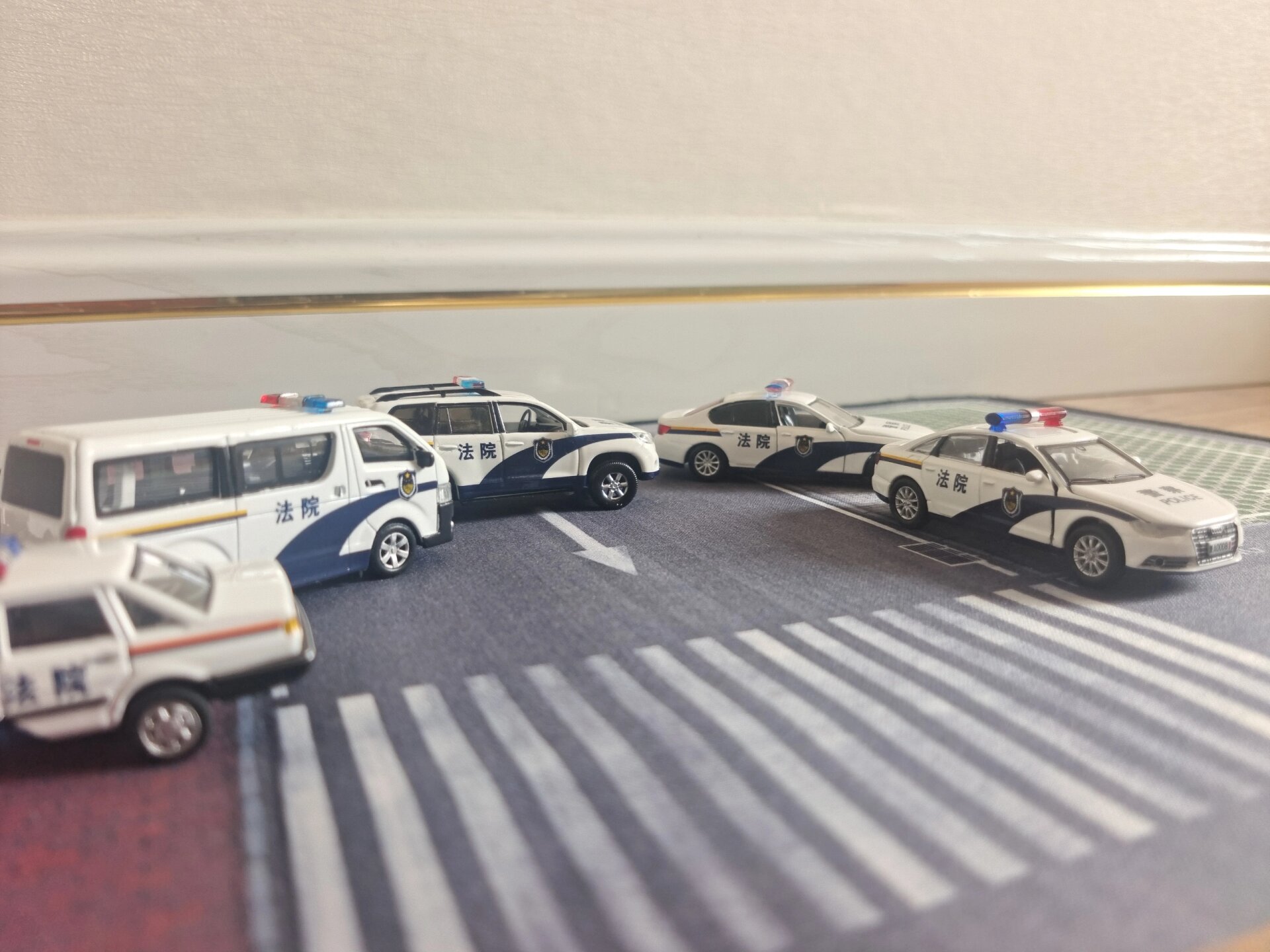 1 64公安检察法院司法国安警车模型展示 所有警车模型经过去除原厂